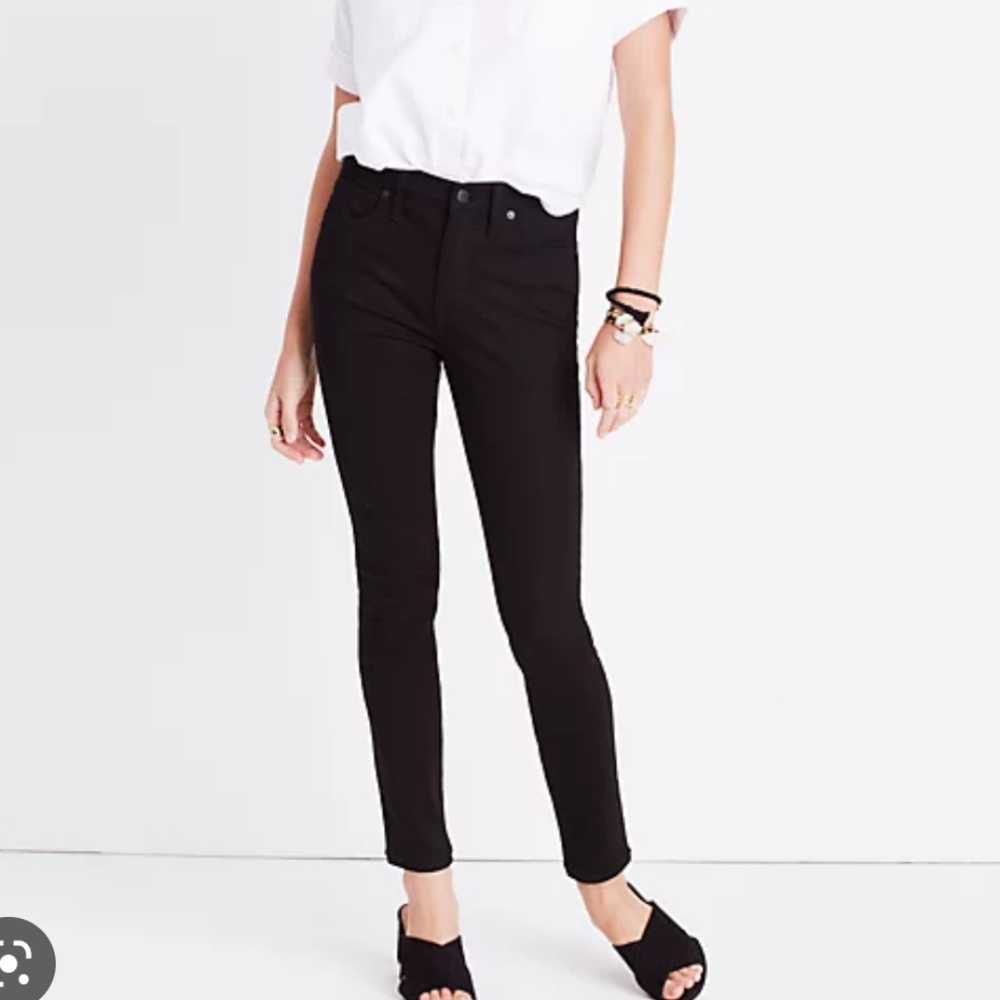 Madewell 9" high rise black skinny, size 26, some wear on zipper